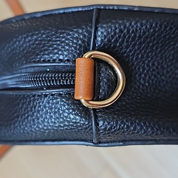 Mudd Round purse Crossbody Black Tan - Picture 9 of 10